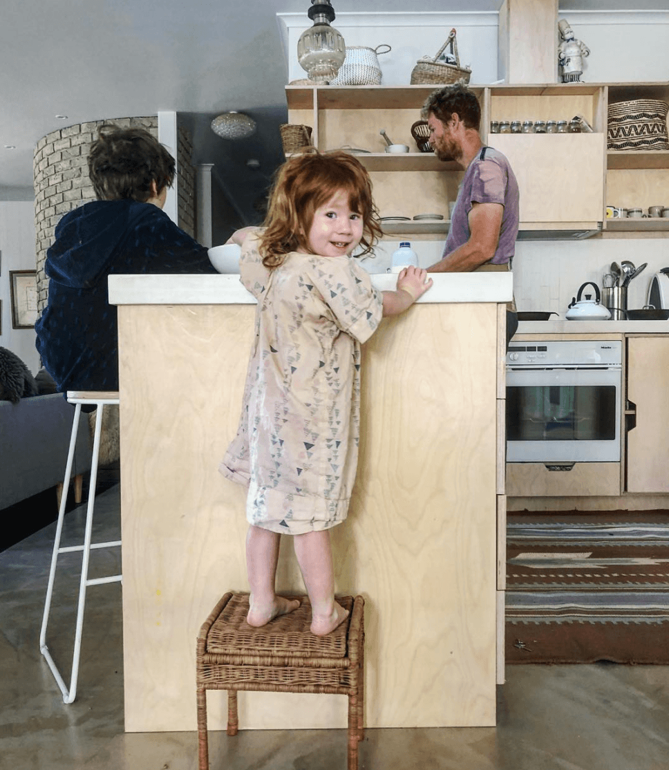 Olli Ella（オリエラ）STORIE STOOL ホワイト 楽天市場】【送料無料】Olli Ella（オリエラ）STORIE STOOL natural