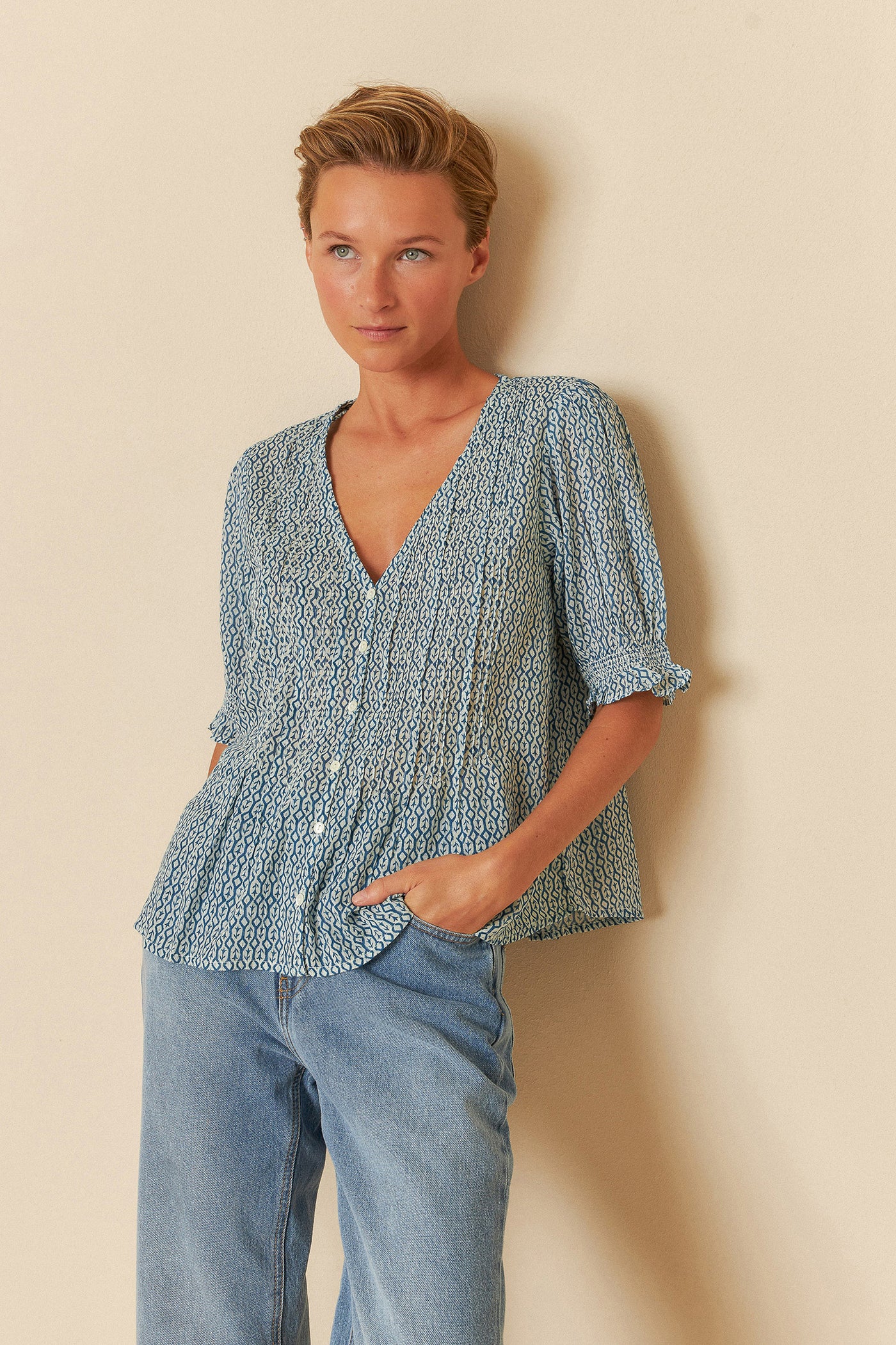 Indi and Cold Elastic Short Sleeve Shirt