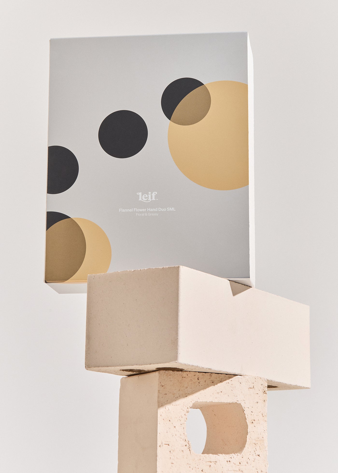 Leif Limited Edition Holiday Flannel Flower Hand Duo