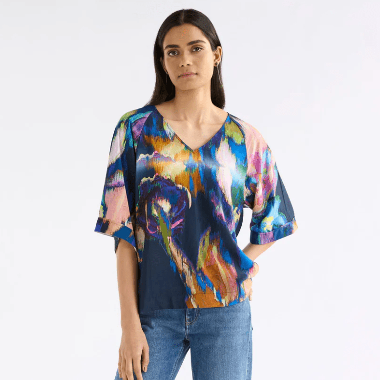 Elk the Label Vaara Print Moda V Neck Top