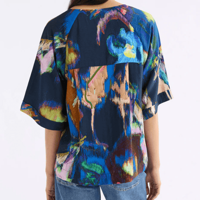 Elk the Label Vaara Print Moda V Neck Top