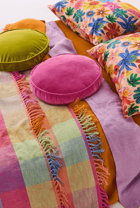 Kip and Co Pink Love Velvet Pea Cushion