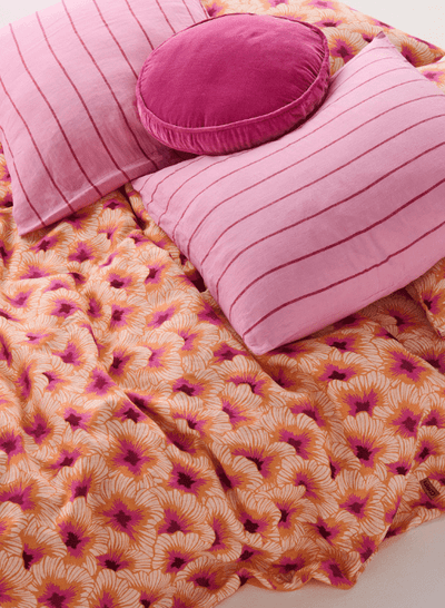 Kip and Co Pink Love Velvet Pea Cushion