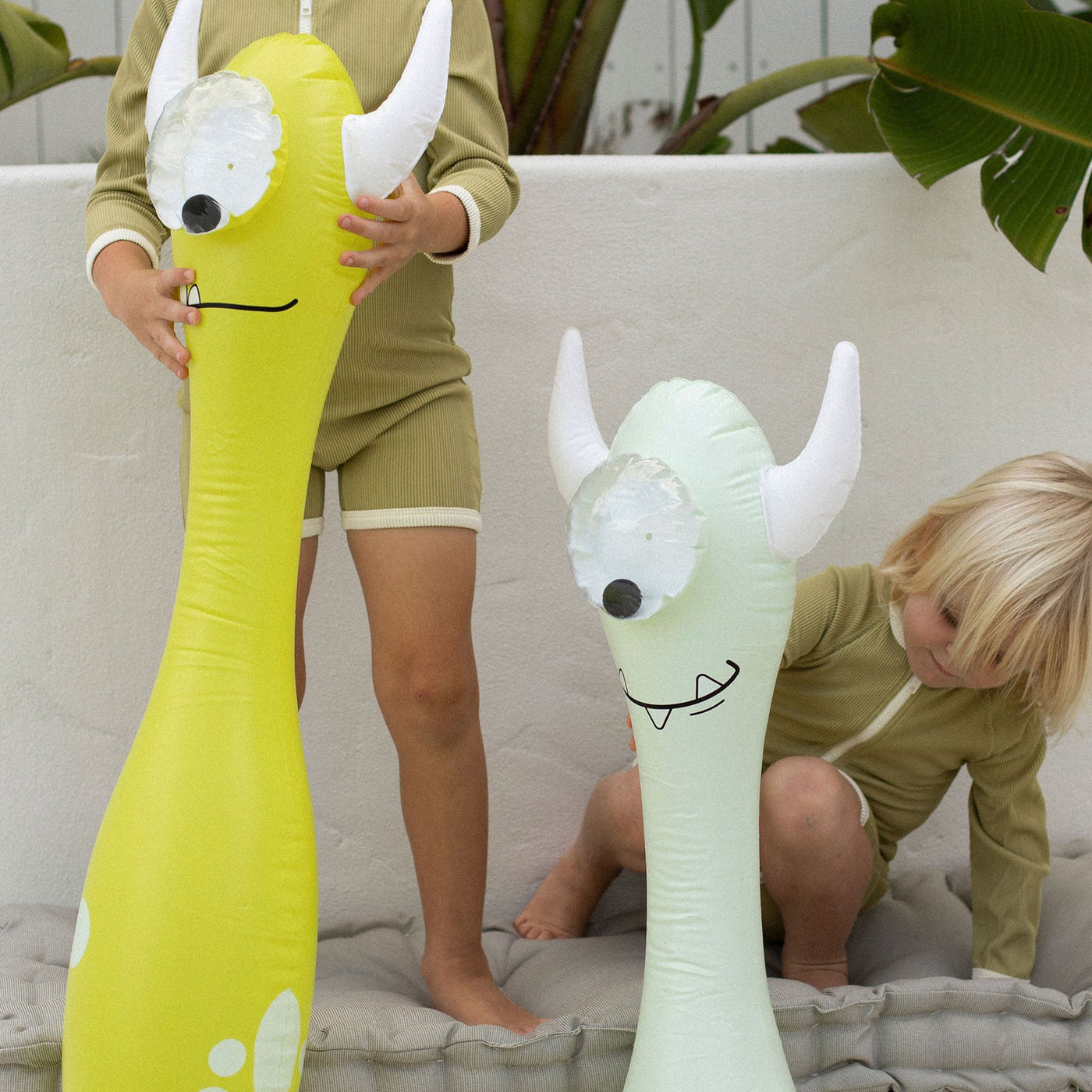 Sunnylife Inflatable Buddy Monty The Monster ( set of 2)